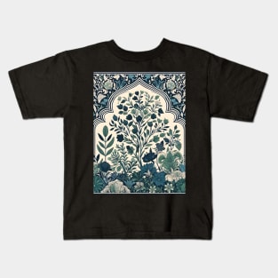 Islamic Grandeur Unveiled: Timeless Art, Floral Motifs, and Vibrant Ornaments Kids T-Shirt